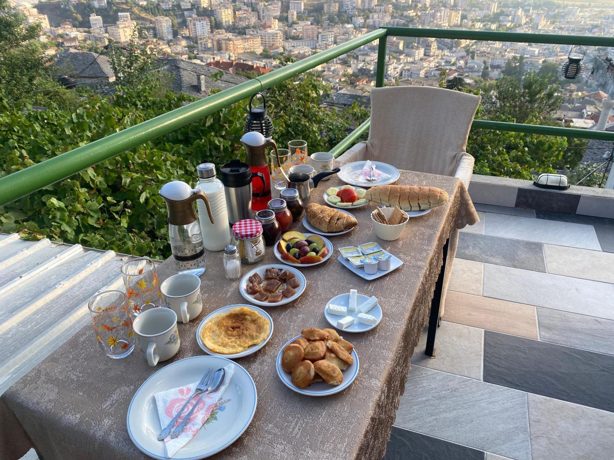 Panoramic View Guest House Gjirokastër Eksteriør billede